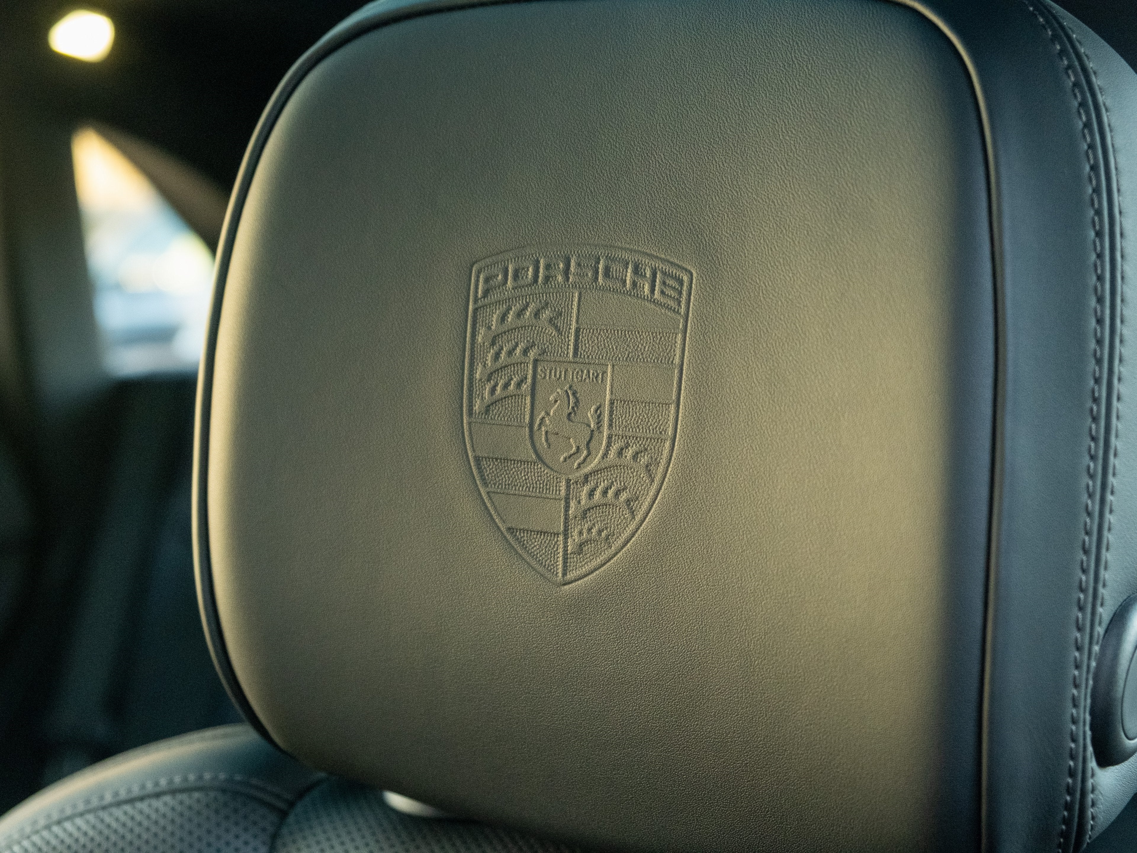 2023 Porsche Macan Base