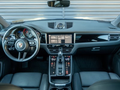 2023 Porsche Macan Base