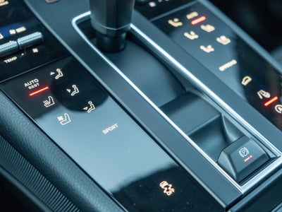 2023 Porsche Macan Base