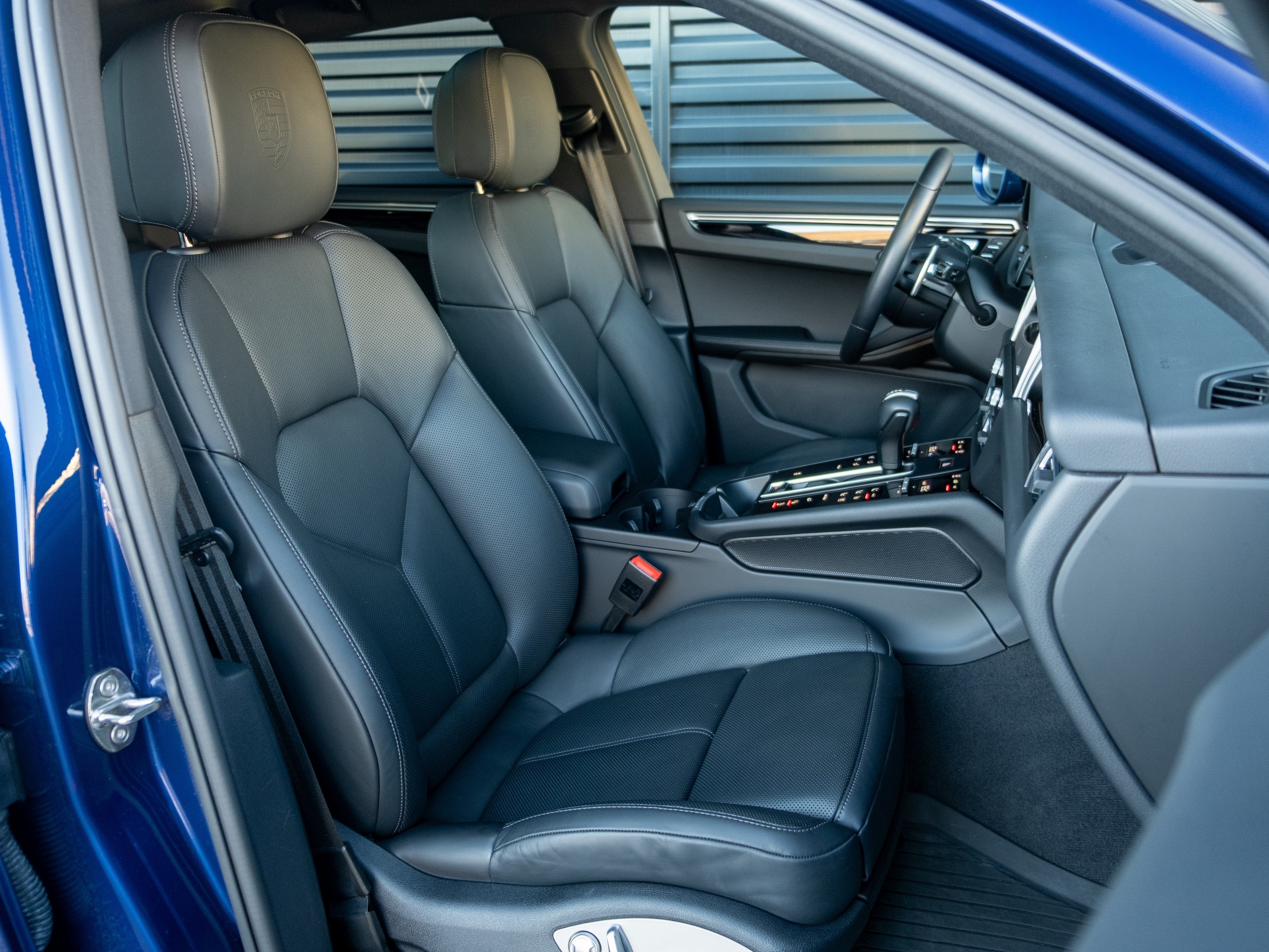 2023 Porsche Macan Base