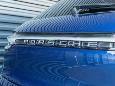 2023 Porsche Macan Base