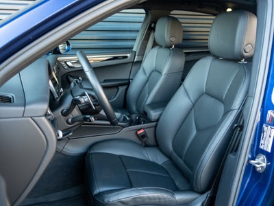 2023 Porsche Macan Base