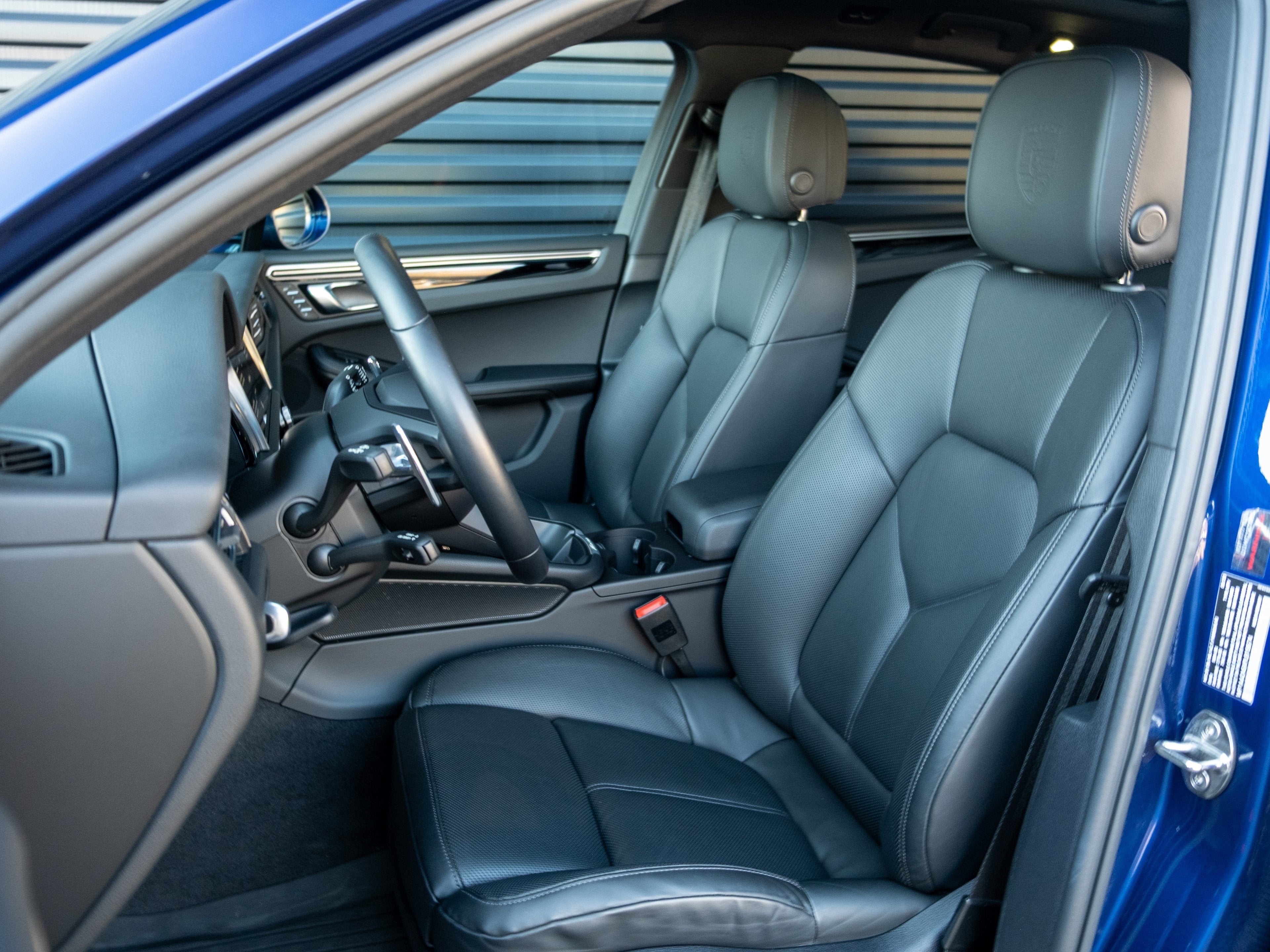 2023 Porsche Macan Base