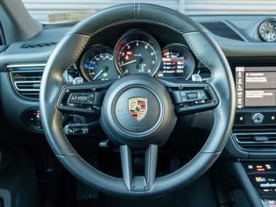 2023 Porsche Macan Base