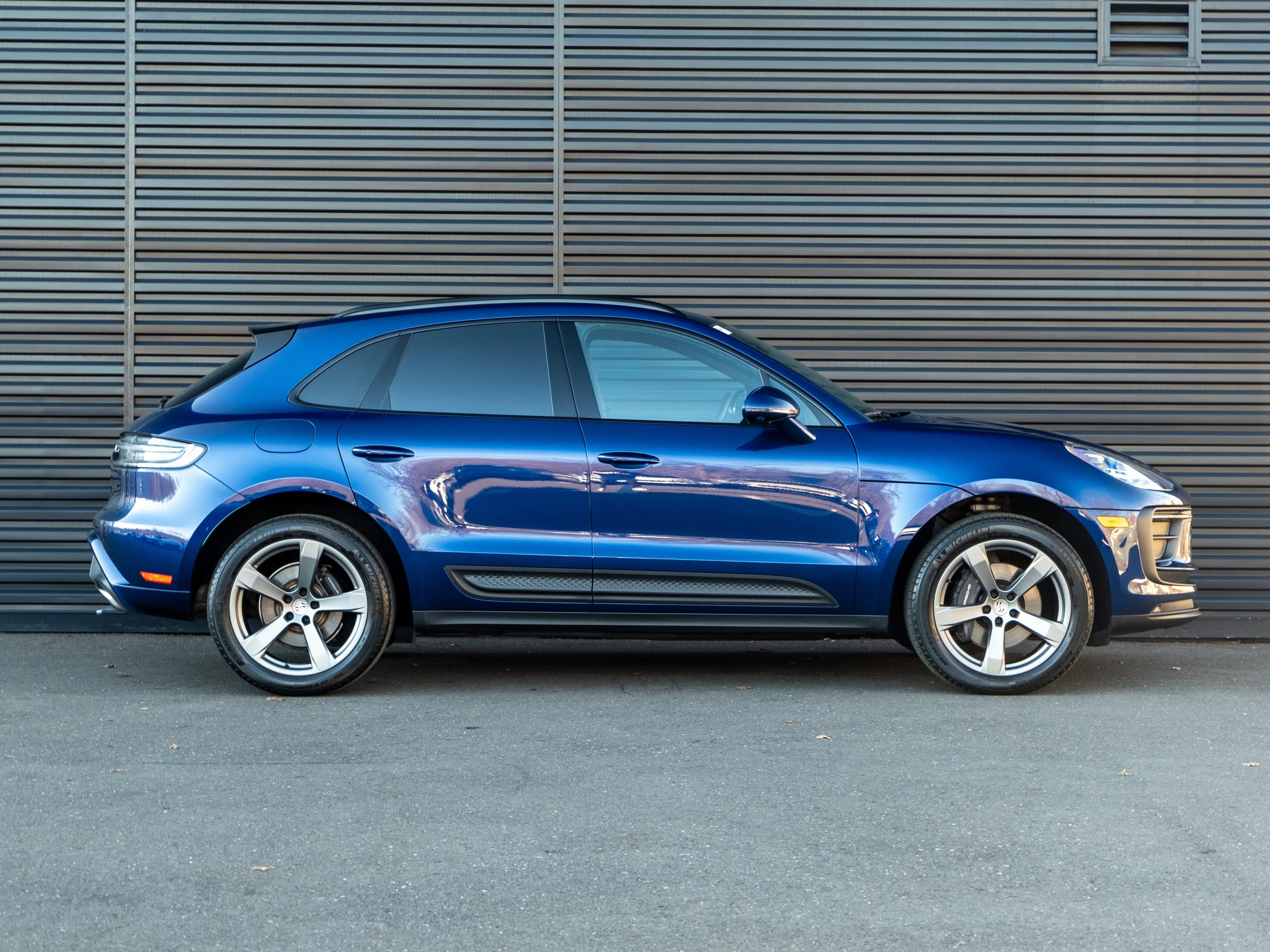2023 Porsche Macan Base