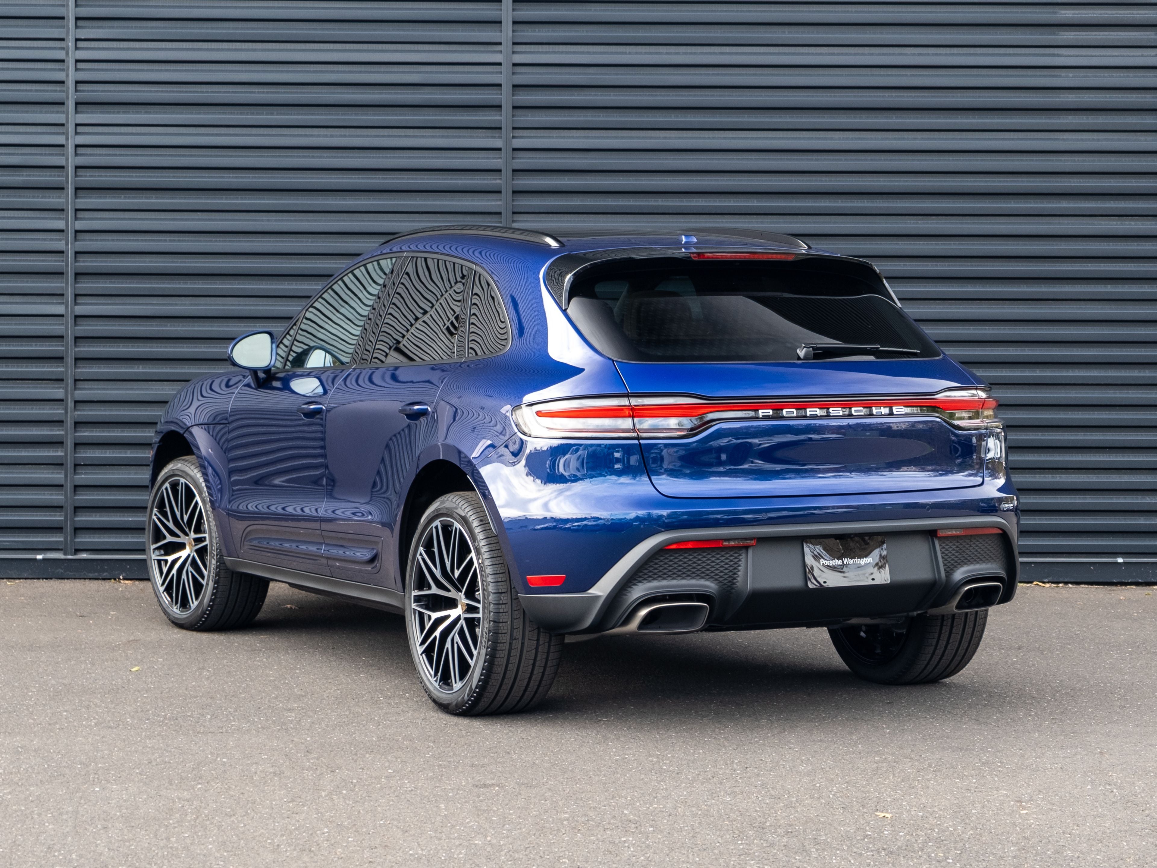 2026 Porsche Macan Base