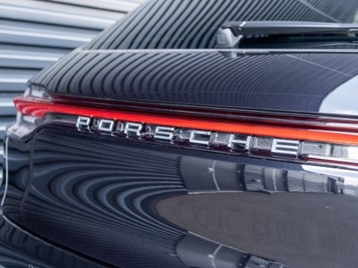 2026 Porsche Macan Base