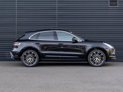 2026 Porsche Macan Base