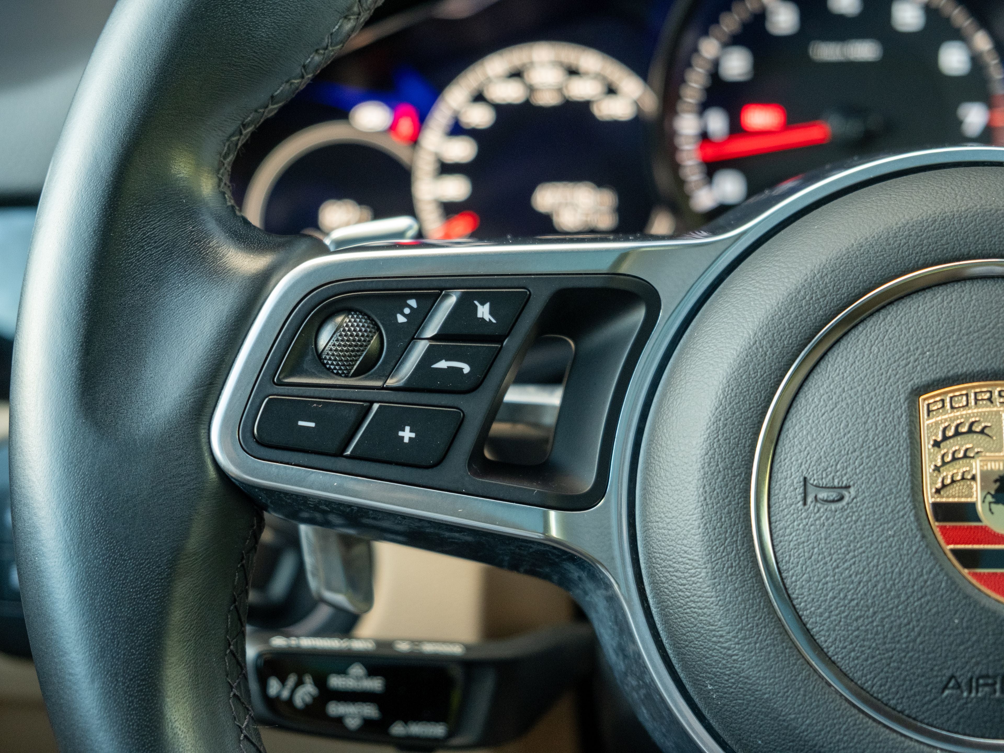 2023 Porsche Cayenne Base