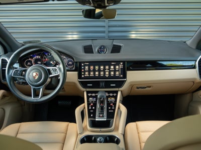 2023 Porsche Cayenne Base