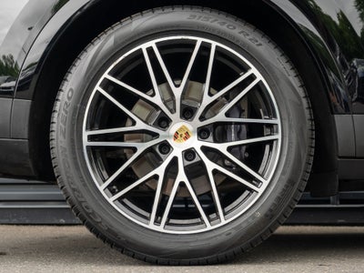 2024 Porsche Cayenne Base