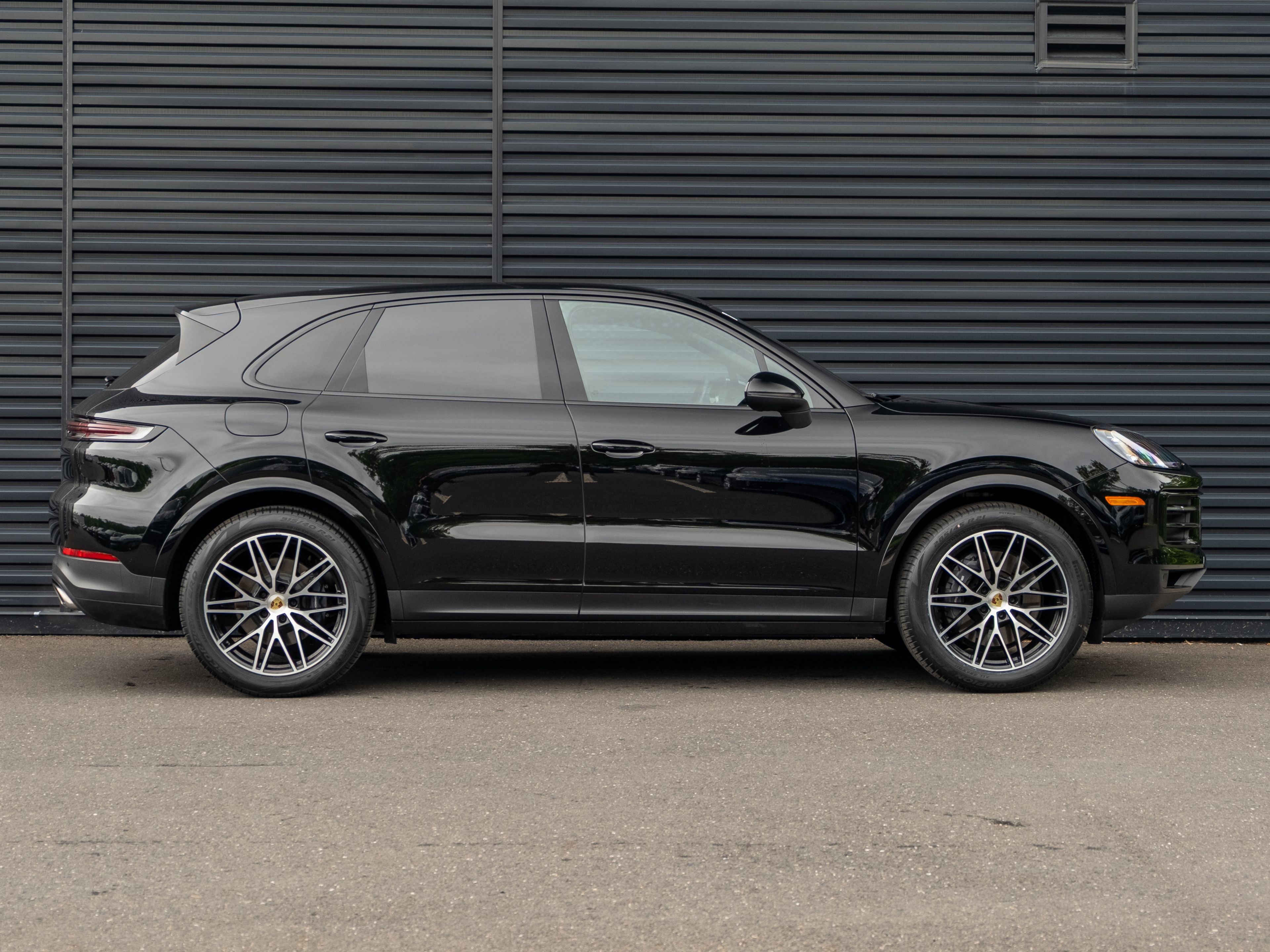 2024 Porsche Cayenne Base
