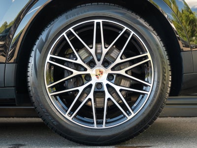 2025 Porsche Cayenne Base
