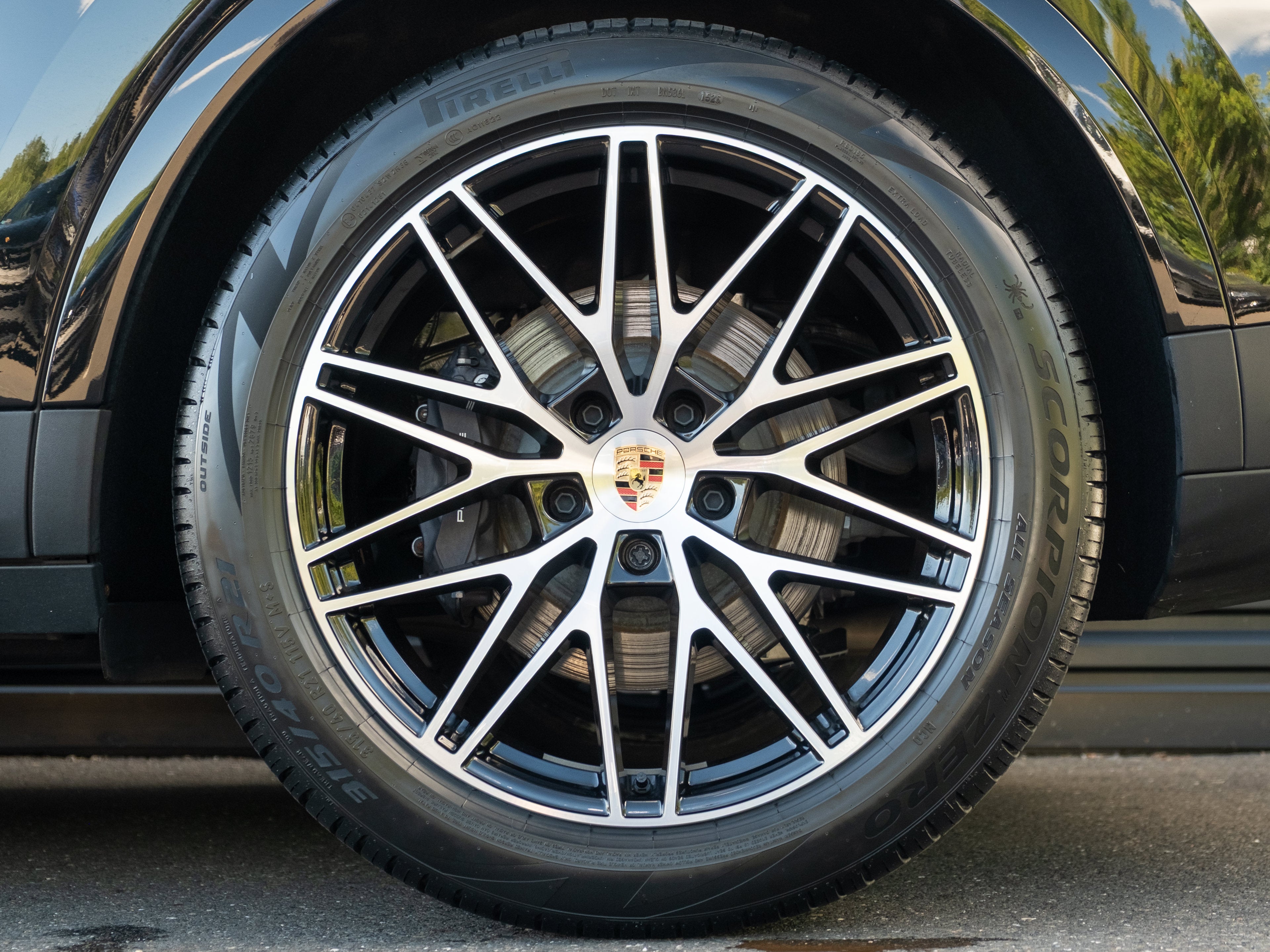 2025 Porsche Cayenne Base