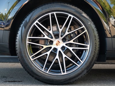 2025 Porsche Cayenne Base