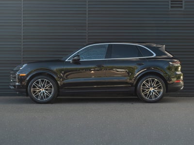 2025 Porsche Cayenne Base