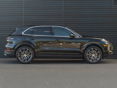 2025 Porsche Cayenne Base