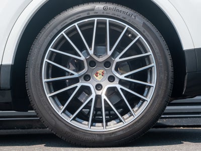 2023 Porsche Cayenne Base