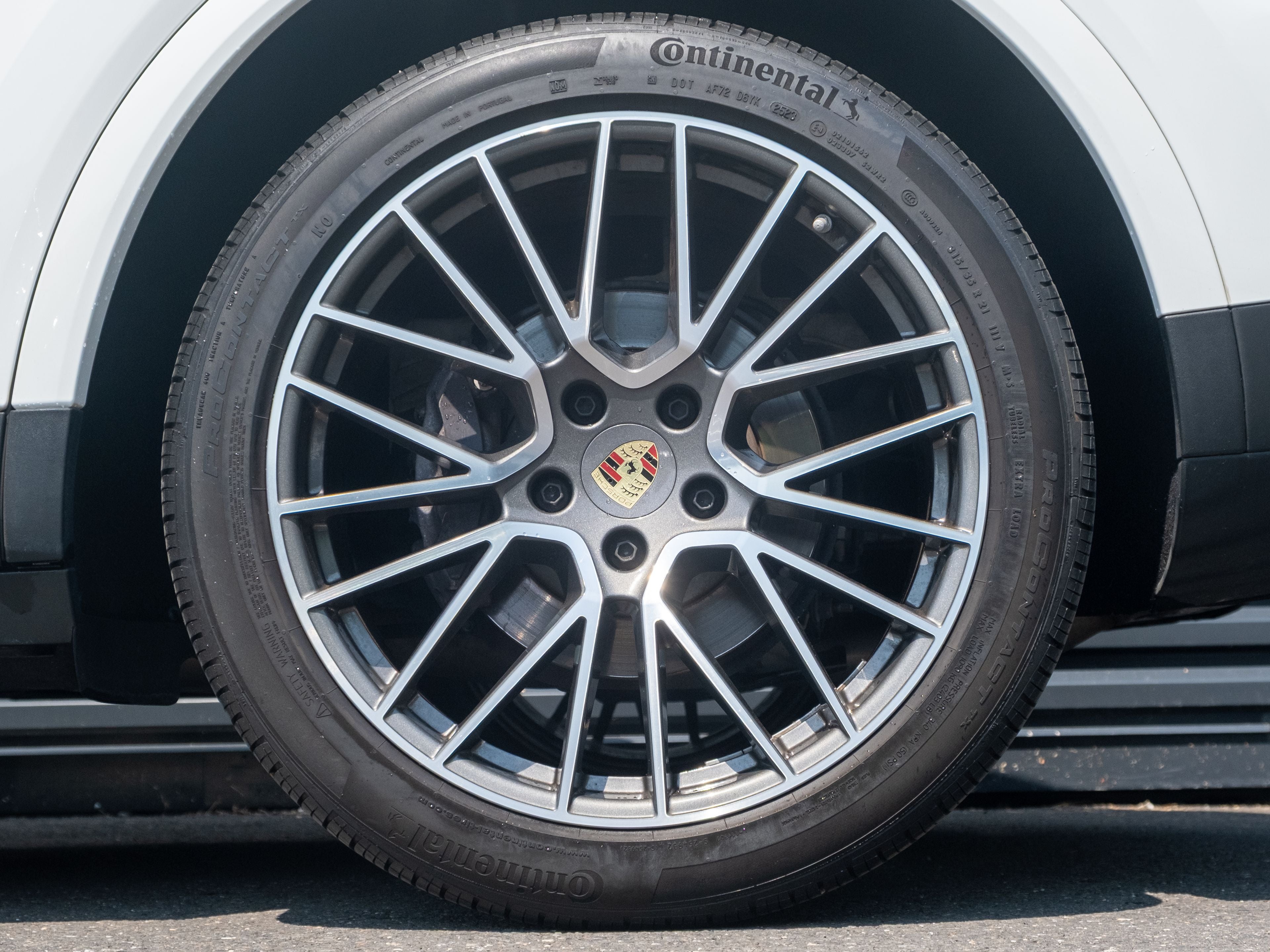 2023 Porsche Cayenne Base