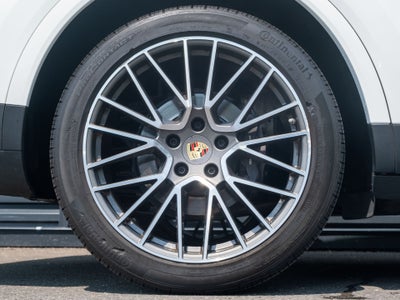 2023 Porsche Cayenne Base