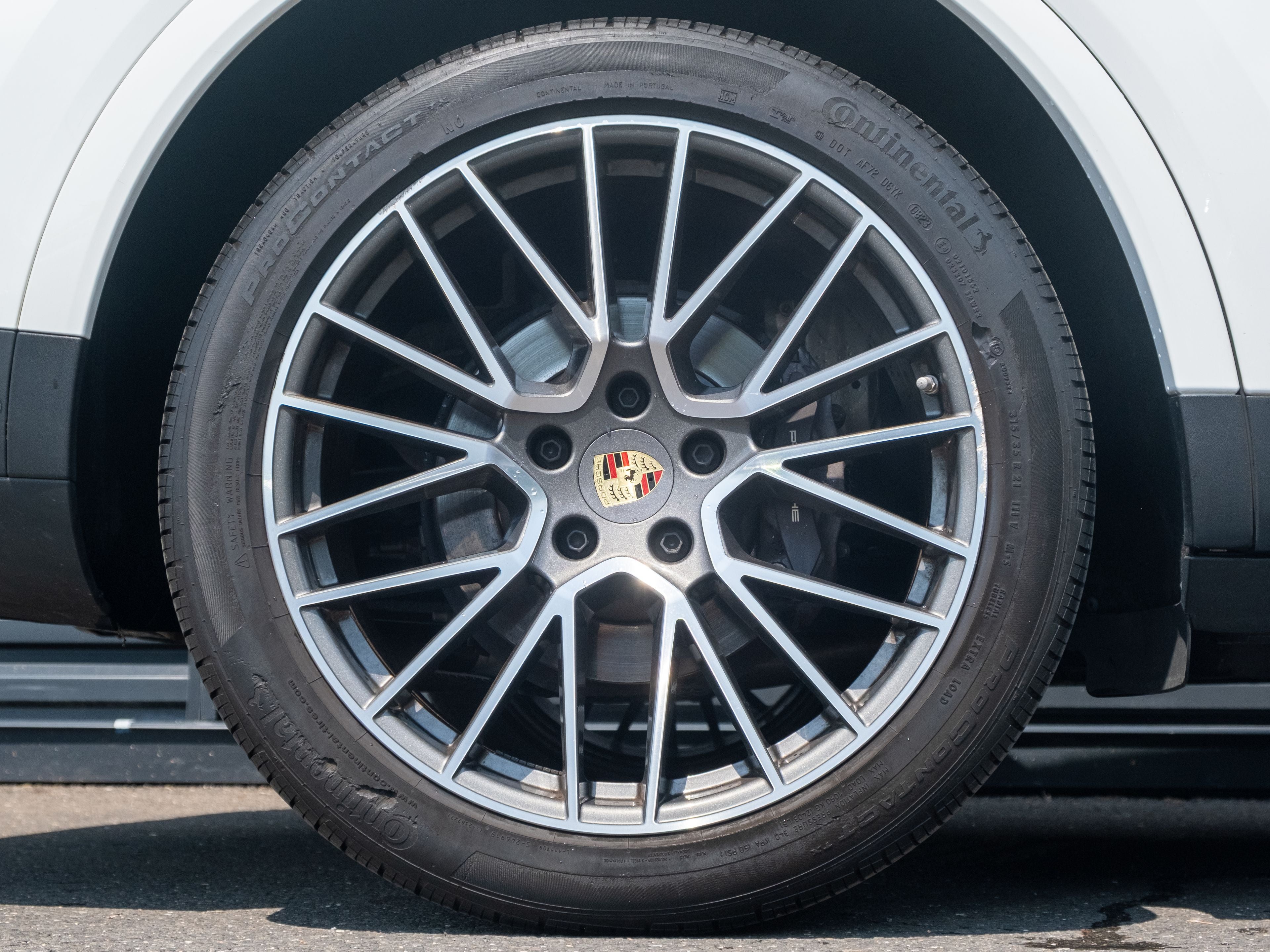 2023 Porsche Cayenne Base