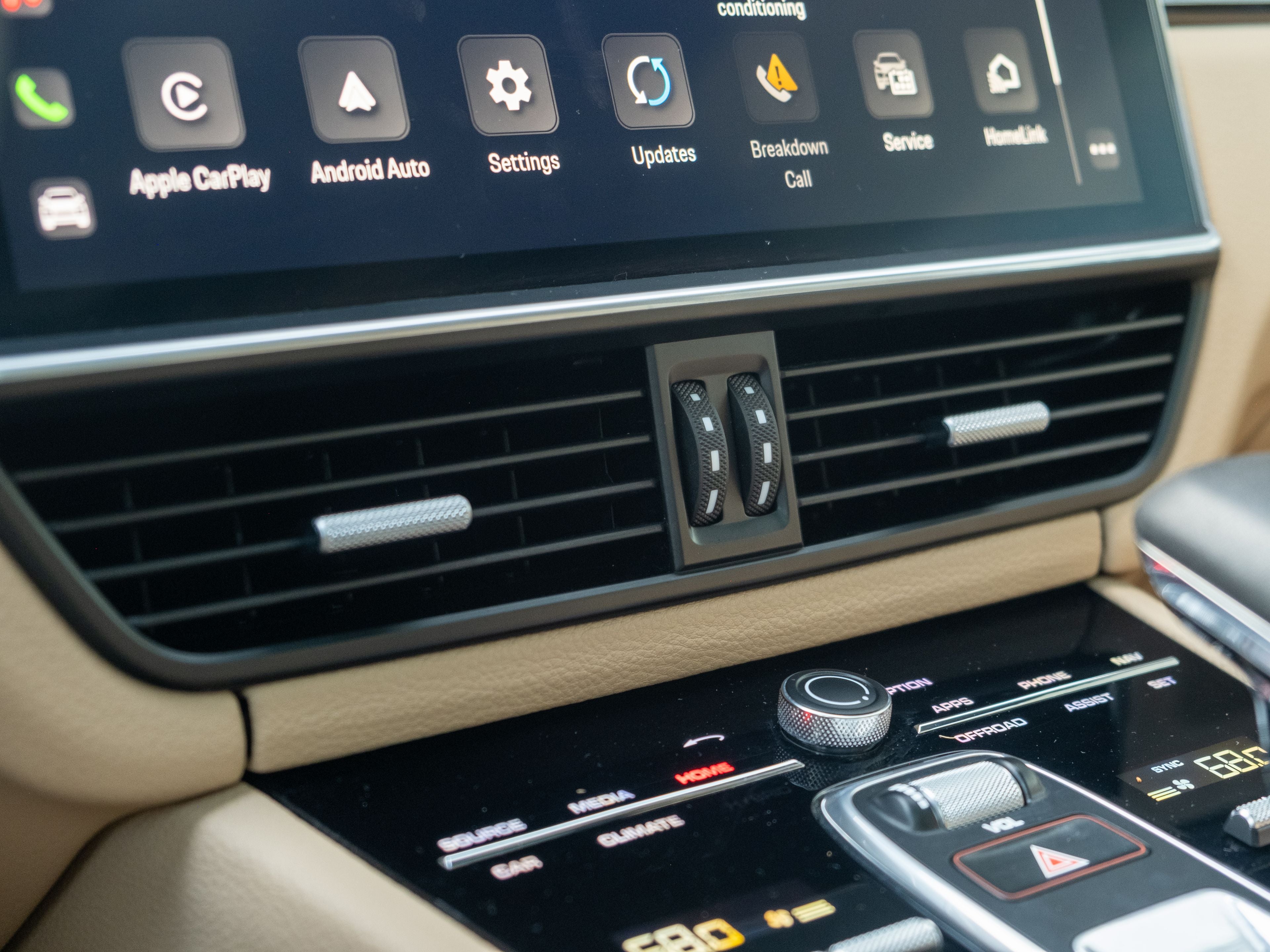 2023 Porsche Cayenne Base