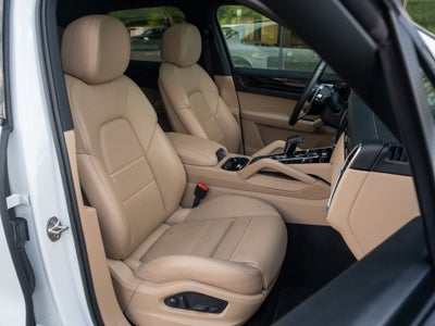 2023 Porsche Cayenne Base