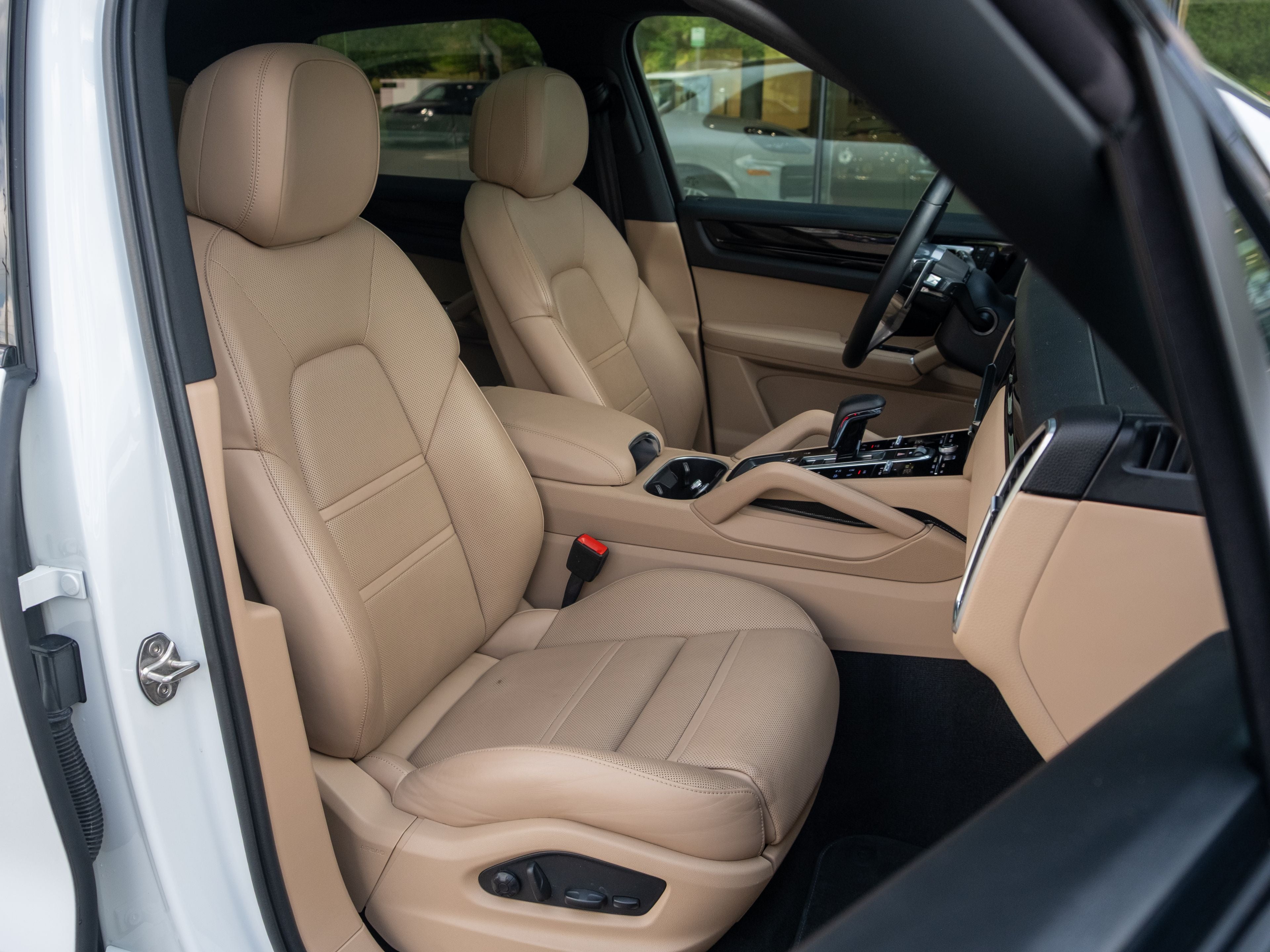 2023 Porsche Cayenne Base