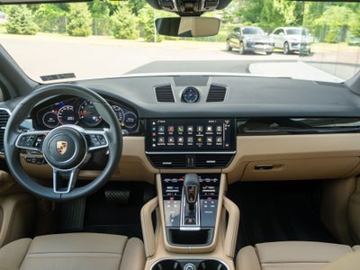 2023 Porsche Cayenne Base