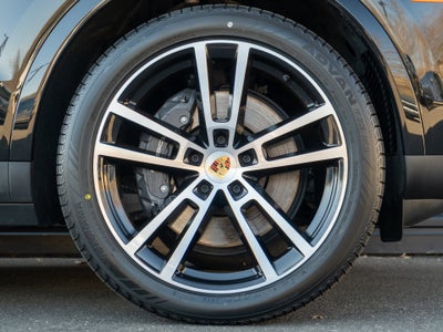 2024 Porsche Cayenne Base