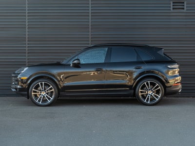 2024 Porsche Cayenne Base