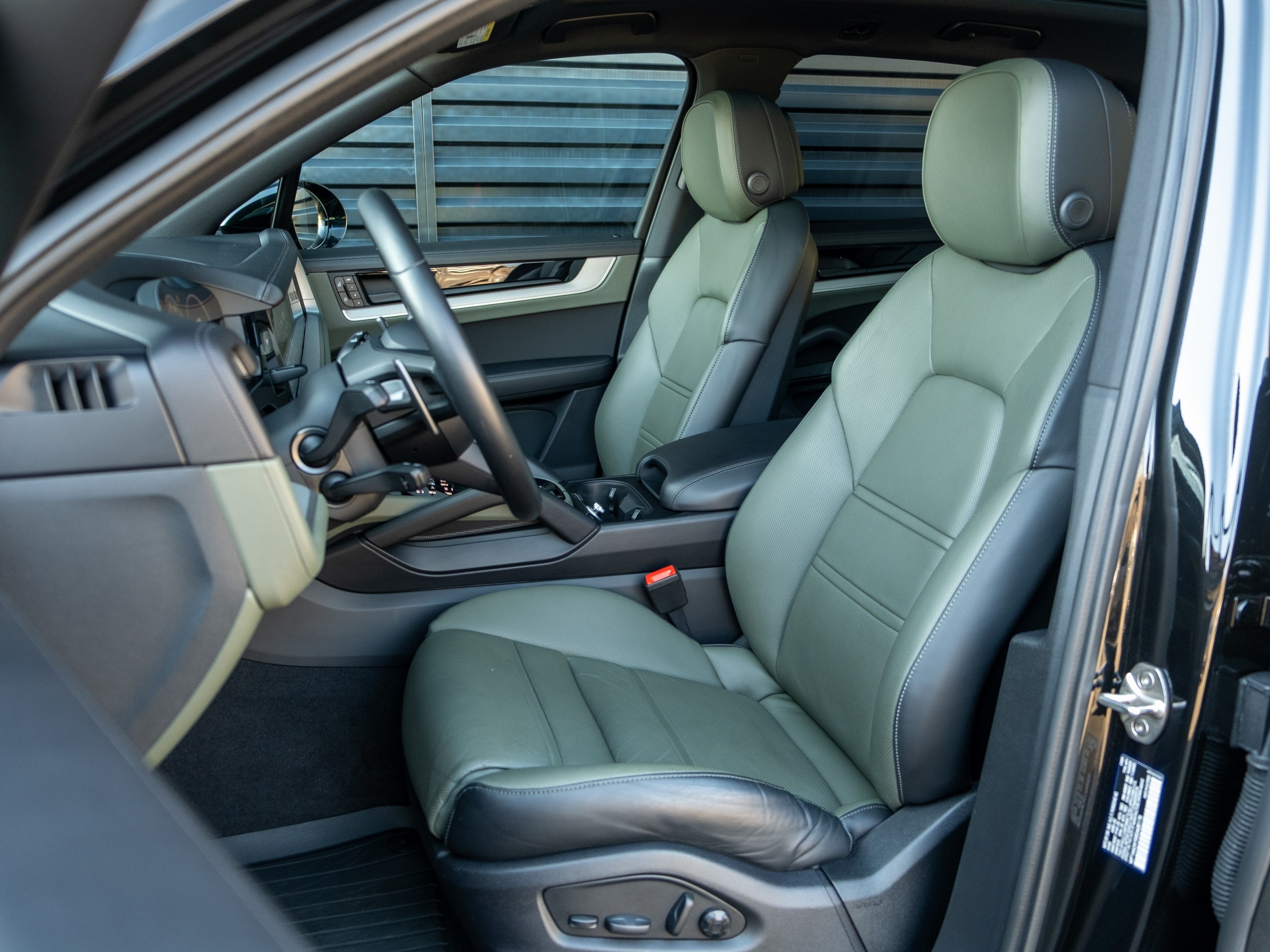 2024 Porsche Cayenne Base