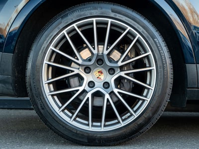 2023 Porsche Cayenne Platinum Edition