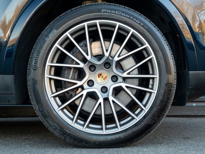 2023 Porsche Cayenne Platinum Edition