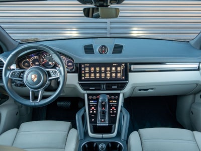 2023 Porsche Cayenne Platinum Edition