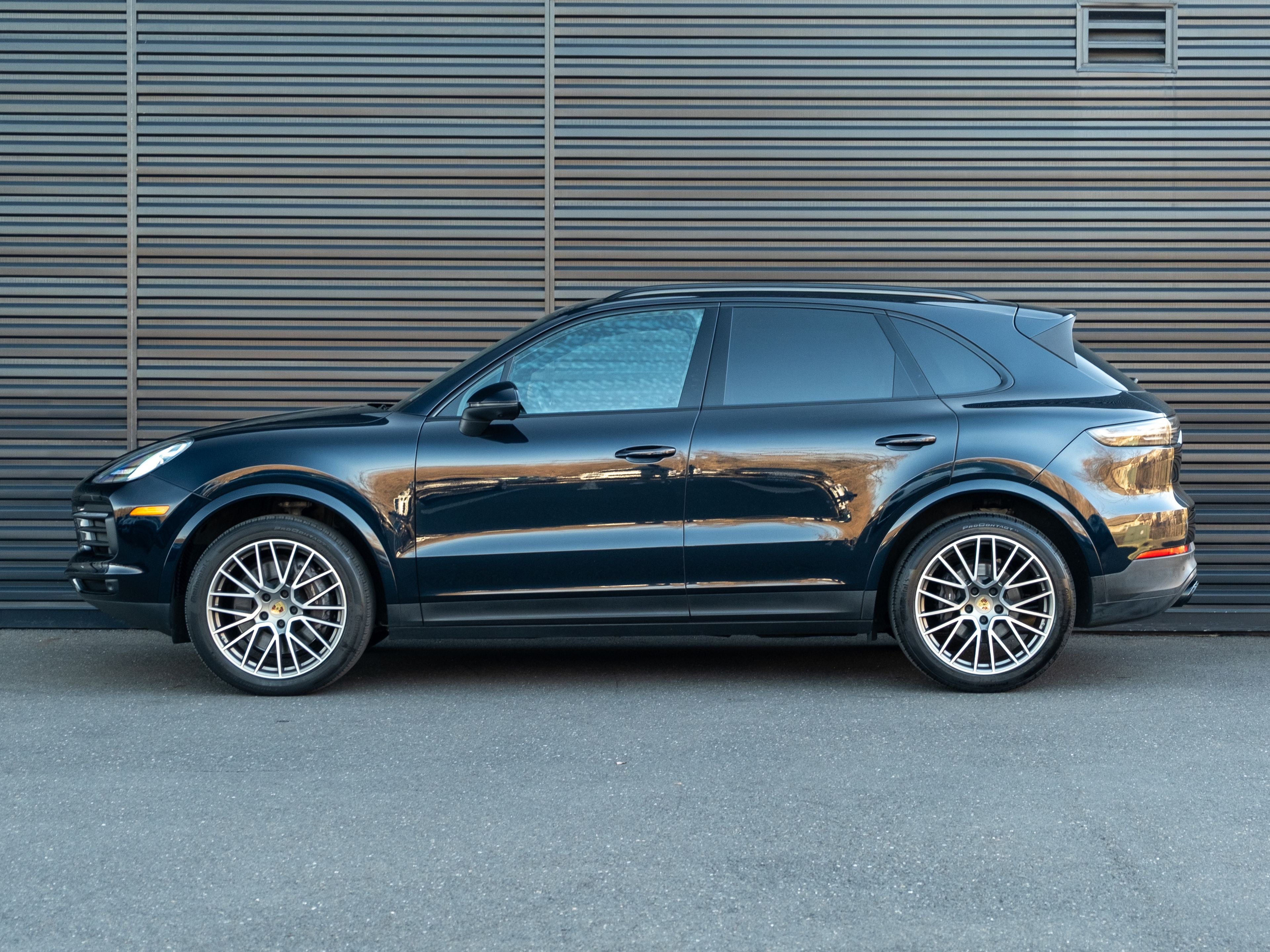 2023 Porsche Cayenne Platinum Edition