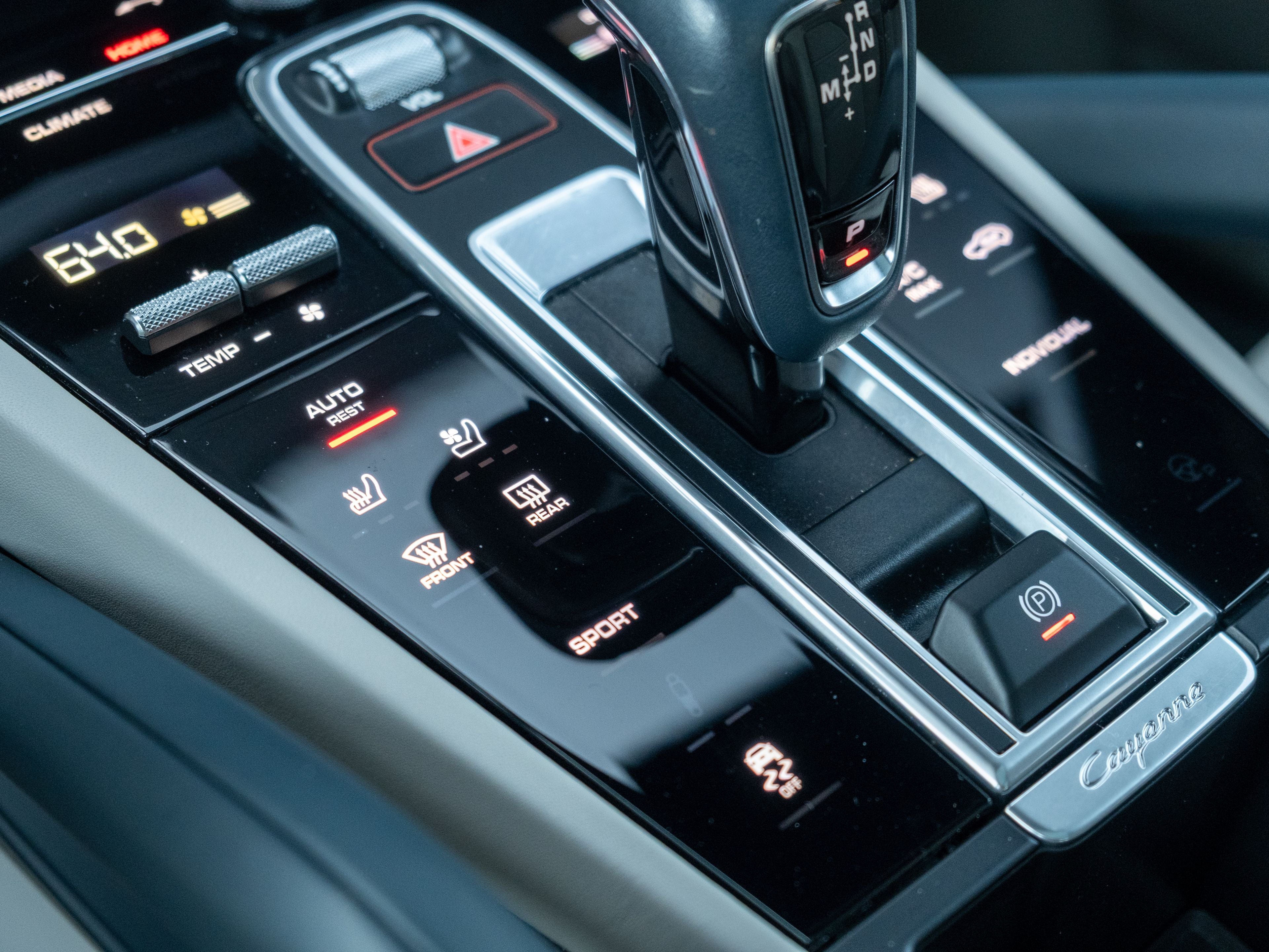 2023 Porsche Cayenne Platinum Edition