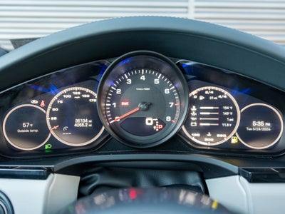 2023 Porsche Cayenne Platinum Edition