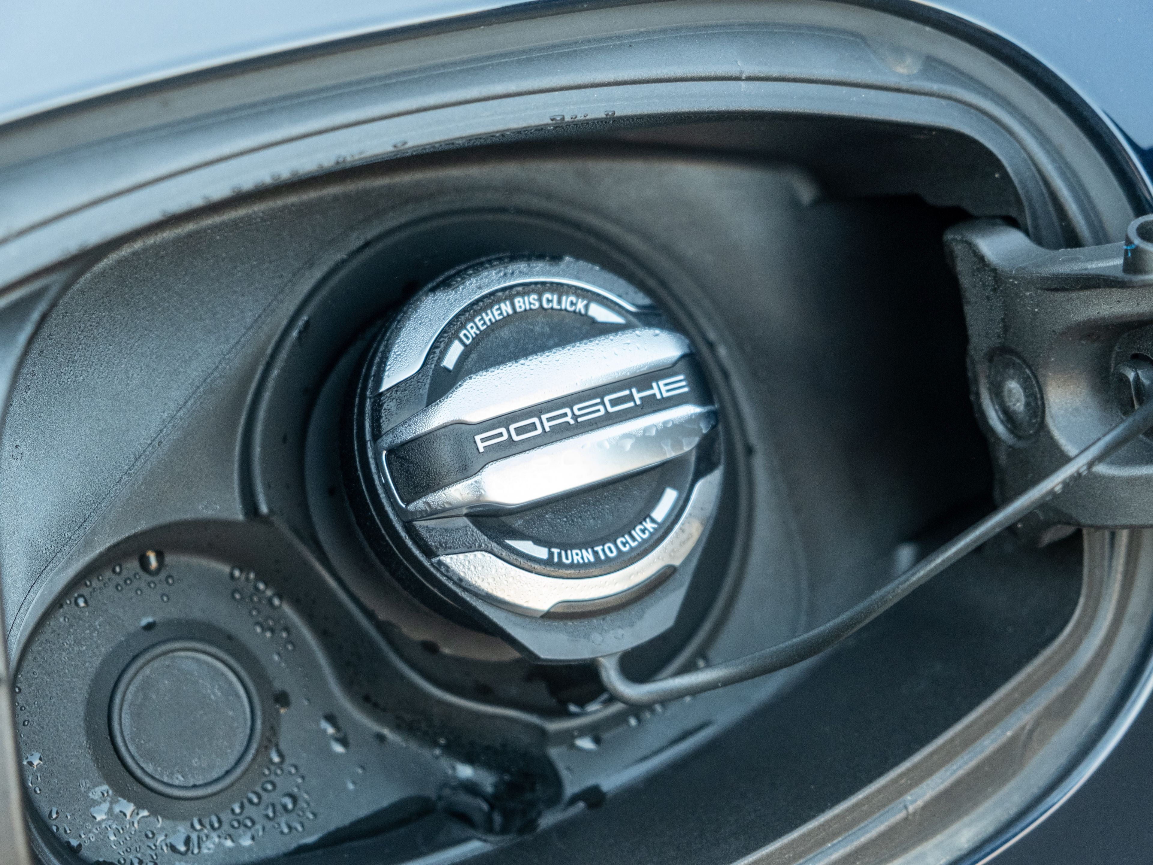 2023 Porsche Cayenne Platinum Edition