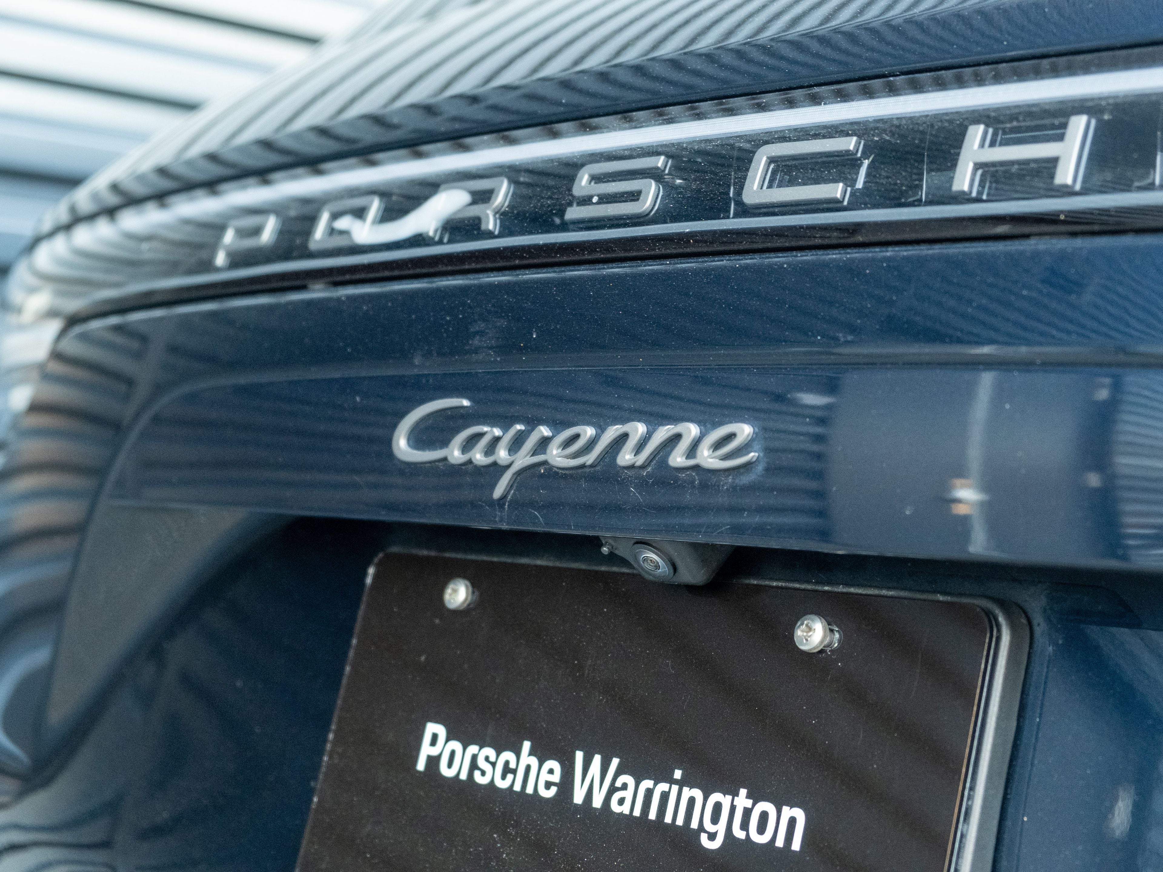 2023 Porsche Cayenne Platinum Edition