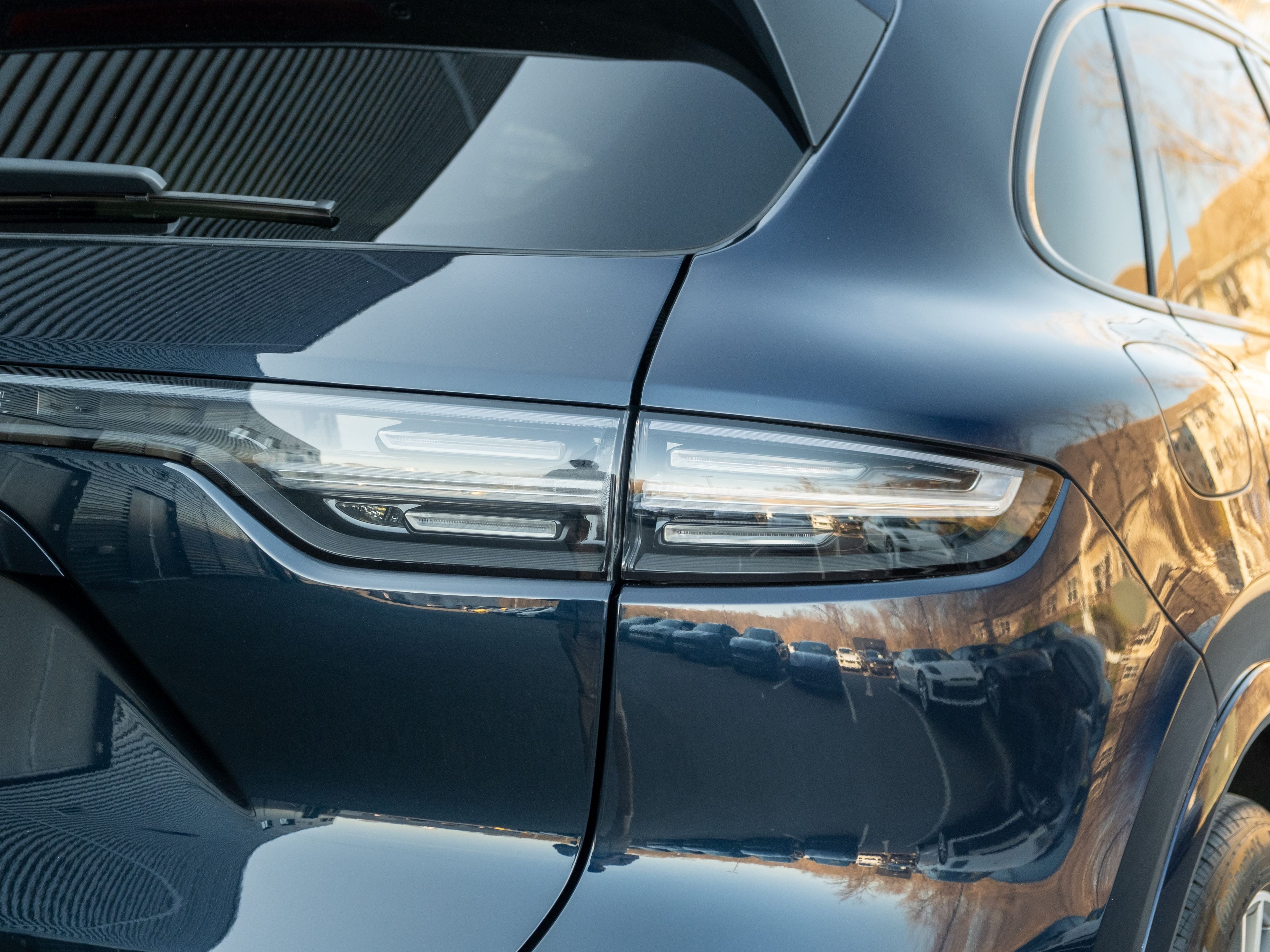 2023 Porsche Cayenne Platinum Edition