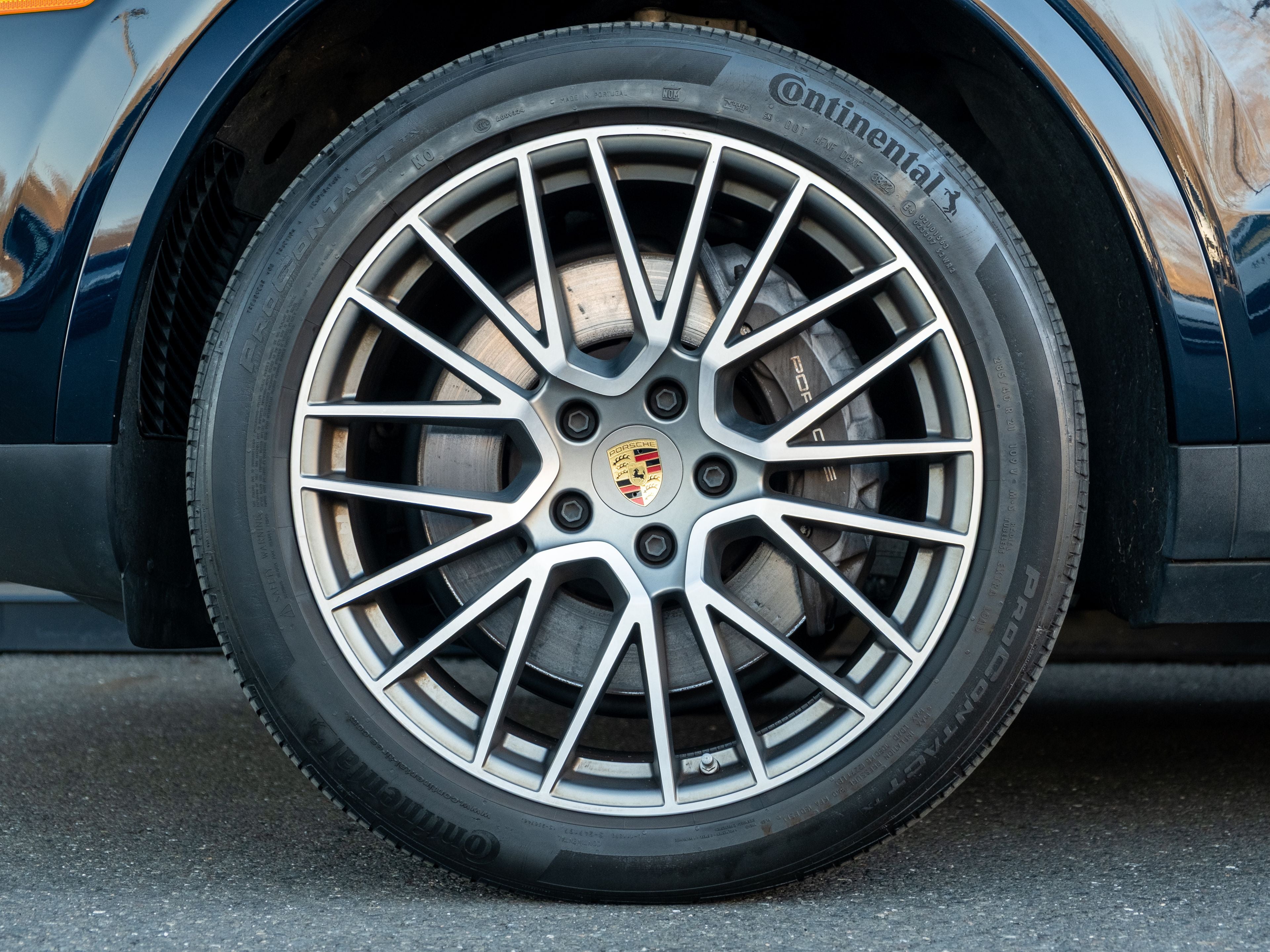 2023 Porsche Cayenne Platinum Edition