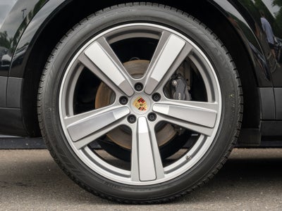 2024 Porsche Cayenne Base