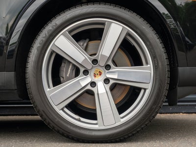 2024 Porsche Cayenne Base