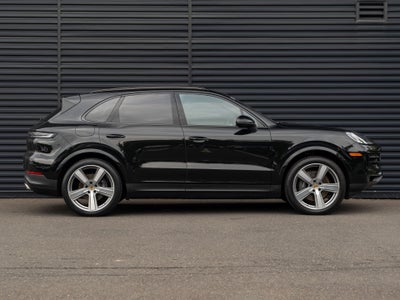 2024 Porsche Cayenne Base