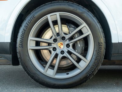 2024 Porsche Cayenne Base
