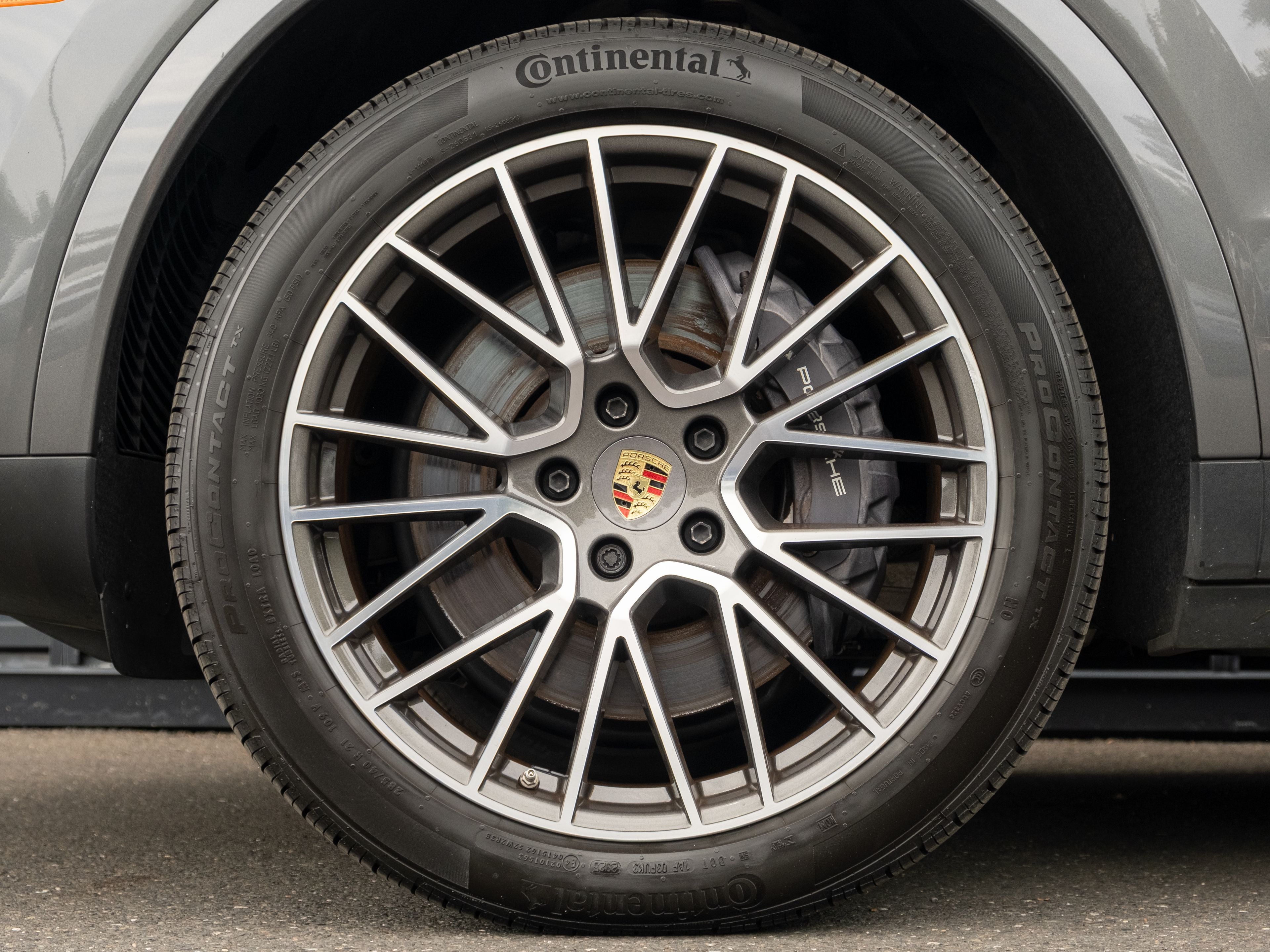 2023 Porsche Cayenne Base