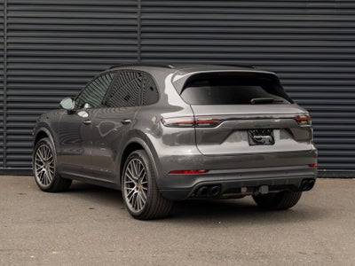 2023 Porsche Cayenne Base