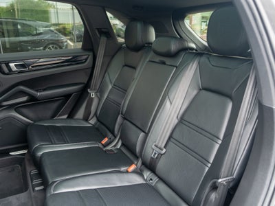 2023 Porsche Cayenne Base