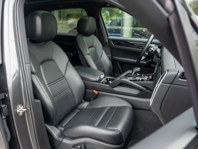 2023 Porsche Cayenne Base